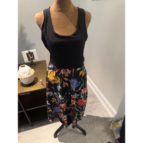 Pact Dresses & Skirts - PACT fit & flare organic cotton Black Sleeveless Dress w Floral Skirt tie back M